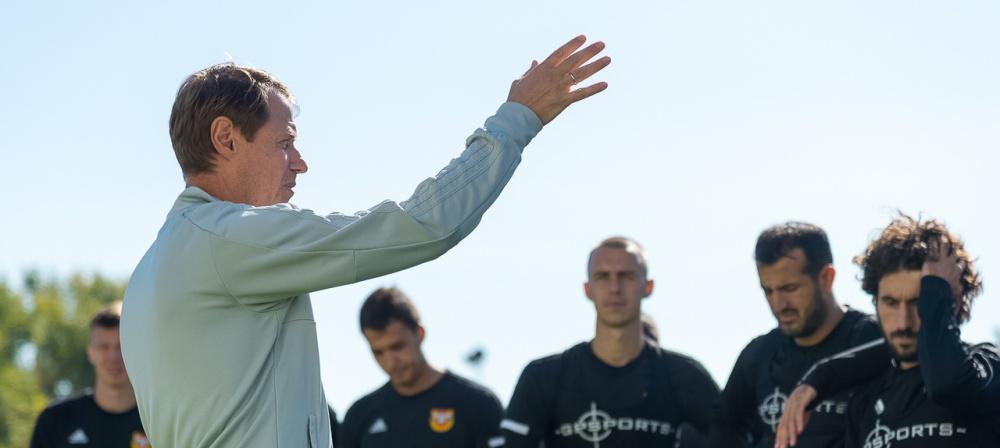 Олег Кононов: «Атакующий потенциал должен соответствовать игре в отборе мяча»