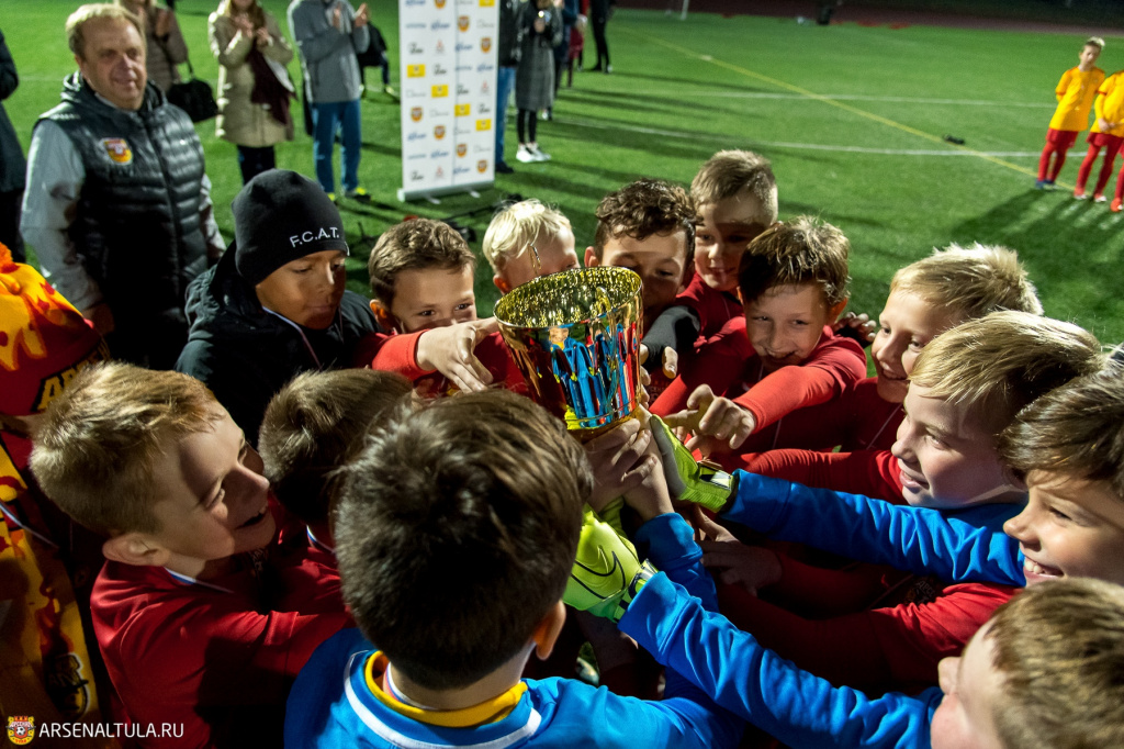 EUW-GJ2HLKQ.jpg EUW-GJ2HLKQ.jpg